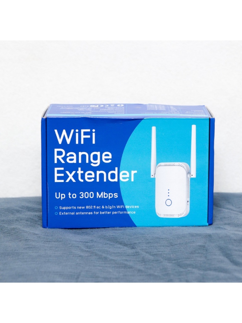 Loom WiFi Extender Signal Booster, Up to 2640 Sq. Ft - Like New